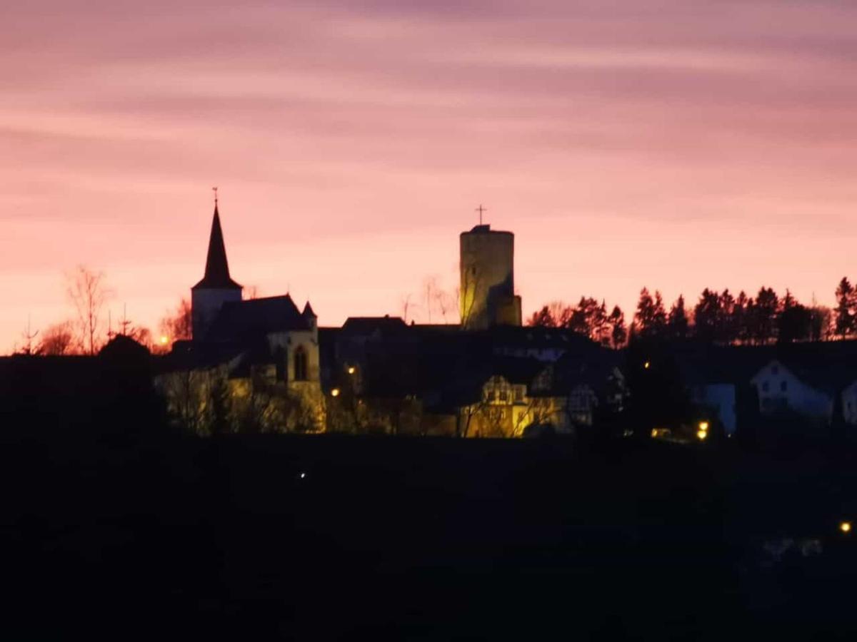 Ferienwohnung Burgblick Reifferscheid เฮลเลนธาล ภายนอก รูปภาพ