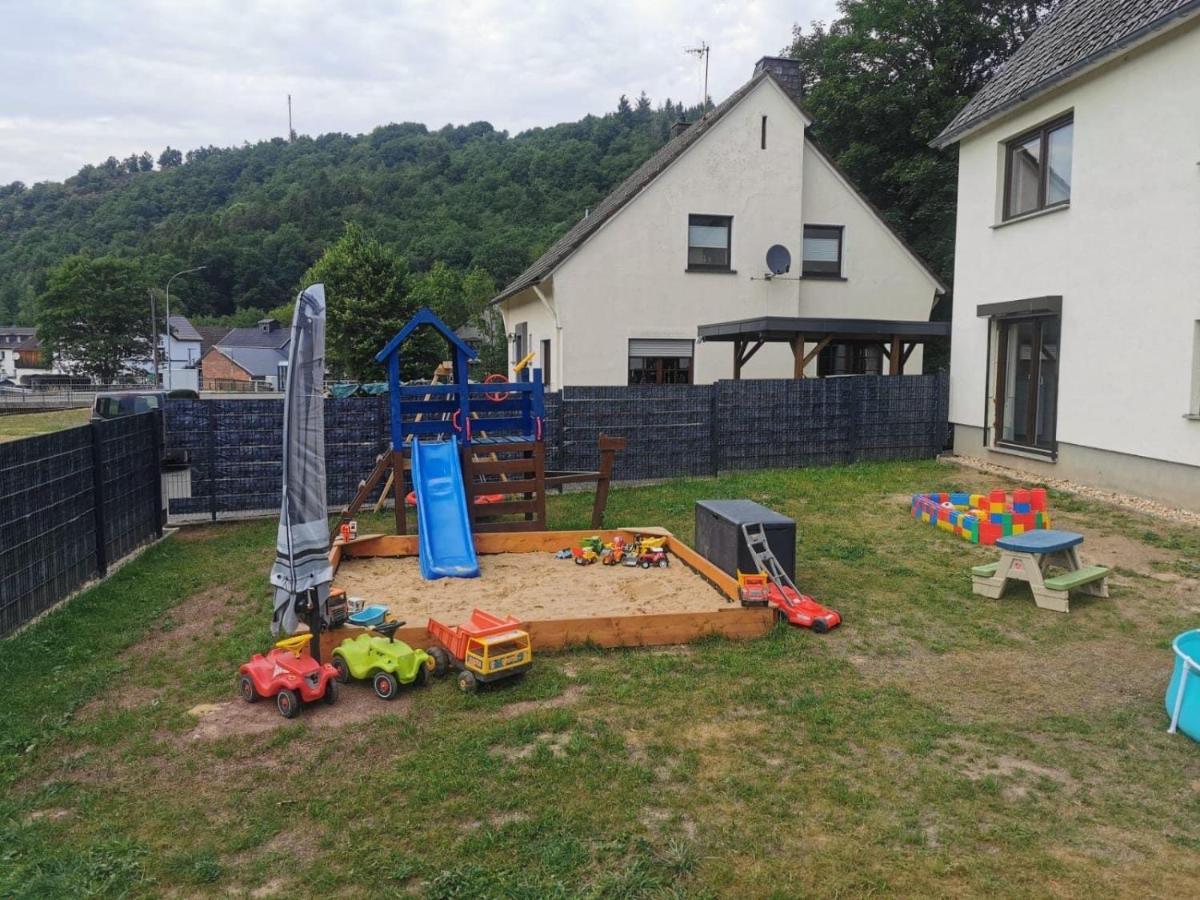 Ferienwohnung Burgblick Reifferscheid เฮลเลนธาล ภายนอก รูปภาพ